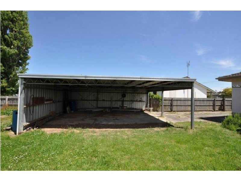 6 Kardella Street, Simpson VIC 3266