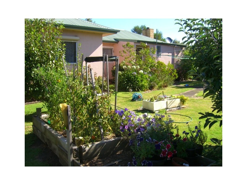 100 Parrott Street, Cobden VIC 3266