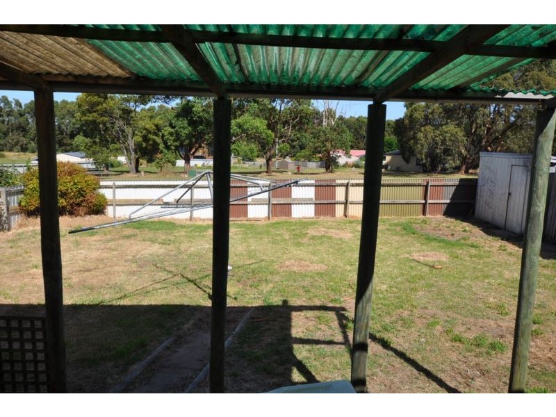 20 Jayarra Street, Simpson VIC 3266