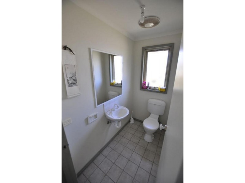 3 Rix Avenue, Cobden VIC 3266