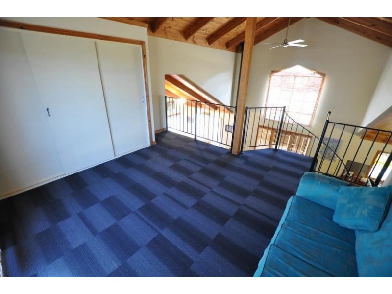 2 Wyang Court, Simpson VIC 3266