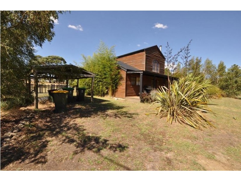2 Wyang Court, Simpson VIC 3266