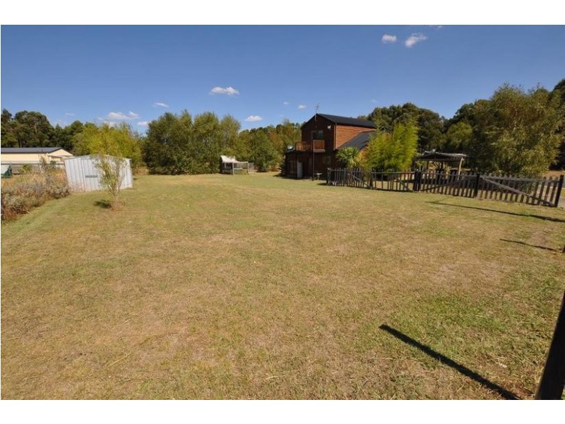 2 Wyang Court, Simpson VIC 3266