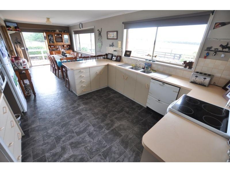 795 Camperdown-Cobden Road, Bostocks Creek VIC 3260