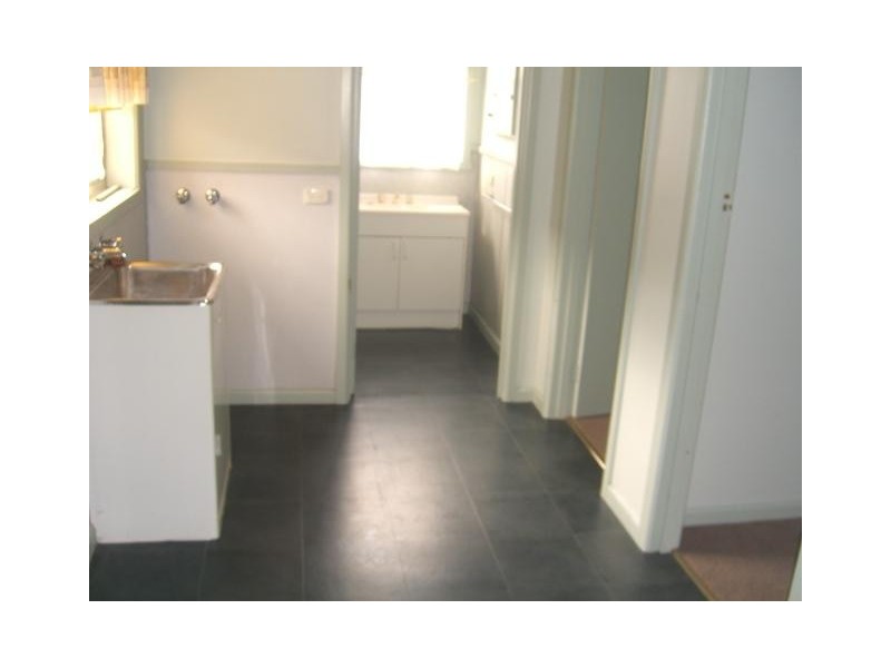 86 Victoria Street, Cobden VIC 3266