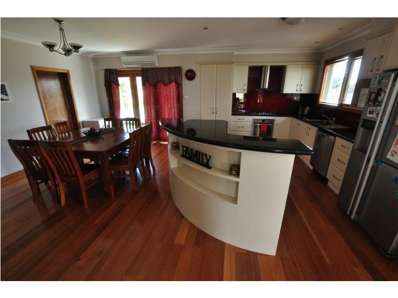 4 Scott Street, Cobden VIC 3266