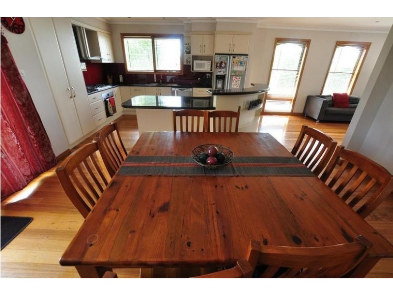 4 Scott Street, Cobden VIC 3266