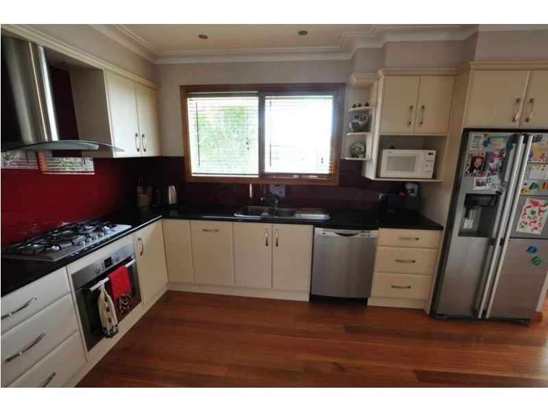 4 Scott Street, Cobden VIC 3266