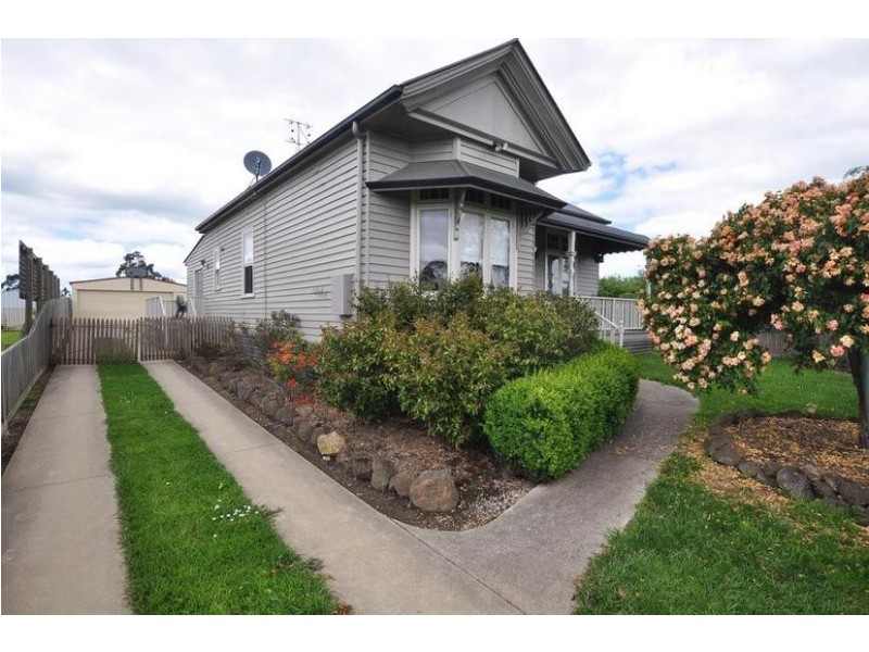 13 Clarke Street, Cobden VIC 3266