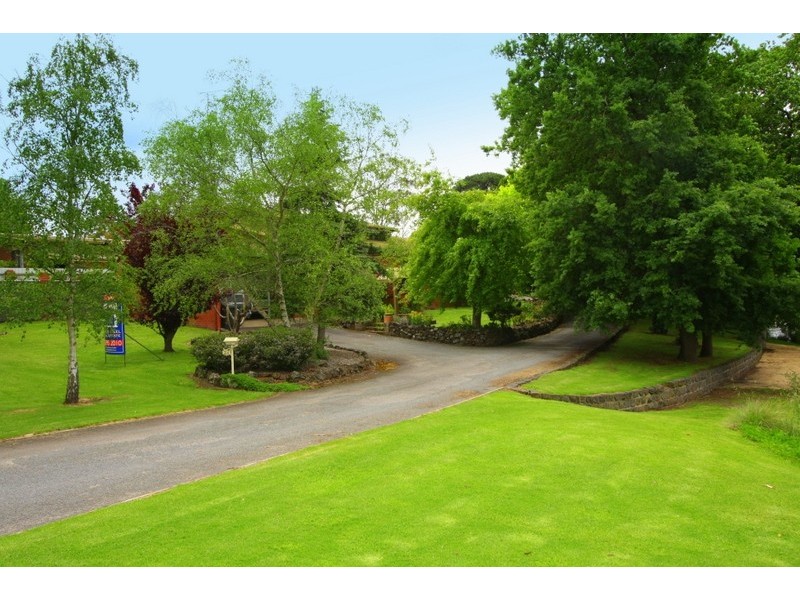 24 Shenfield Street, Cobden VIC 3266