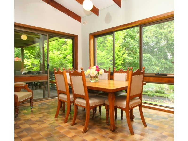 24 Shenfield Street, Cobden VIC 3266