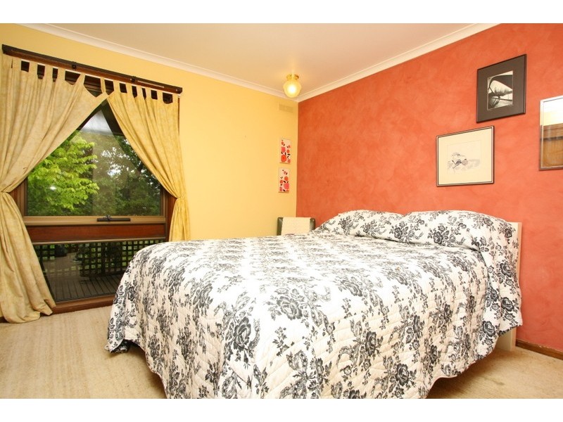 24 Shenfield Street, Cobden VIC 3266
