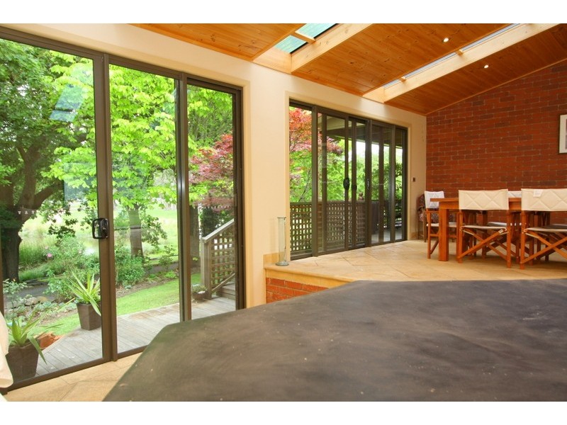 24 Shenfield Street, Cobden VIC 3266