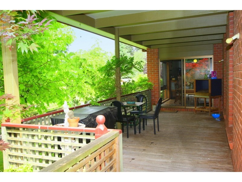 24 Shenfield Street, Cobden VIC 3266