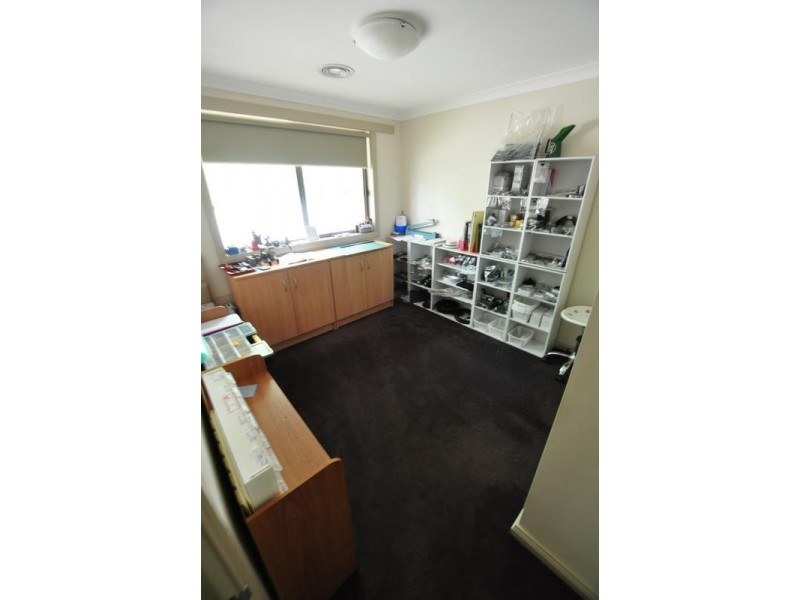 16 Cemetery Road, Cobden VIC 3266