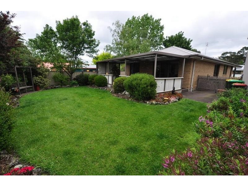 16 Cemetery Road, Cobden VIC 3266