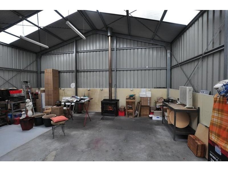 16 Cemetery Road, Cobden VIC 3266