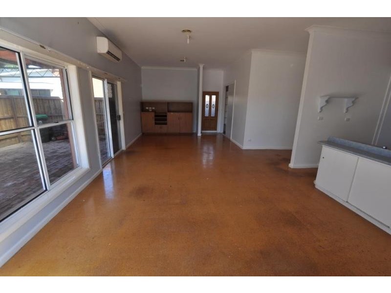 33 Clarke Street, Cobden VIC 3266