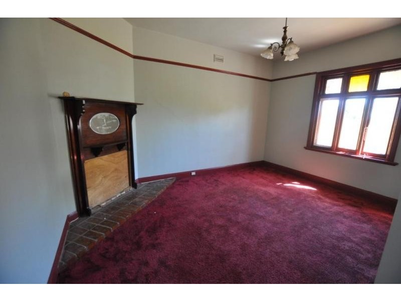33 Clarke Street, Cobden VIC 3266