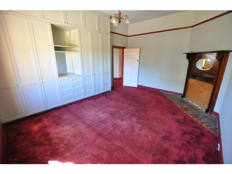 33 Clarke Street, Cobden VIC 3266