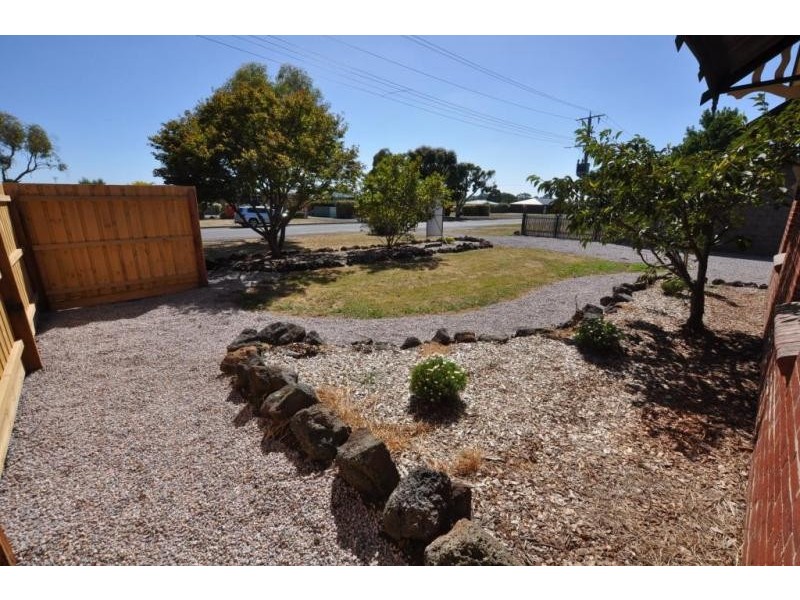 33 Clarke Street, Cobden VIC 3266