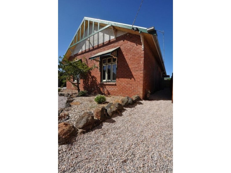 33 Clarke Street, Cobden VIC 3266