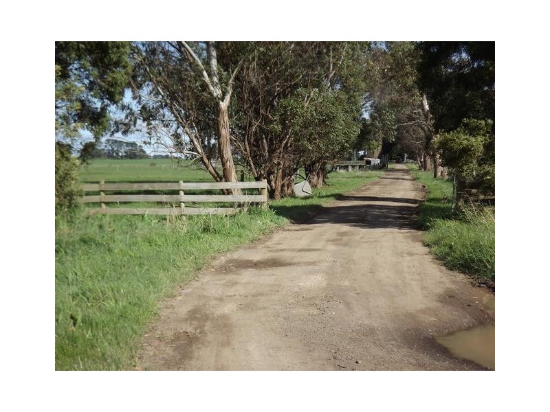 102 Neilsons Road, Ecklin South VIC 3265