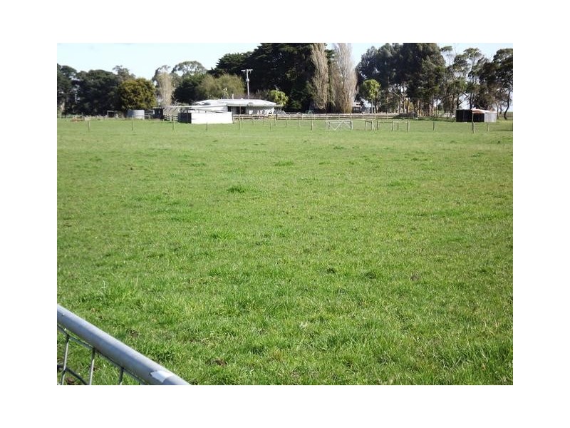 102 Neilsons Road, Ecklin South VIC 3265