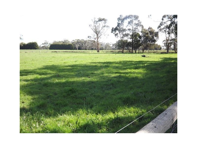 102 Neilsons Road, Ecklin South VIC 3265