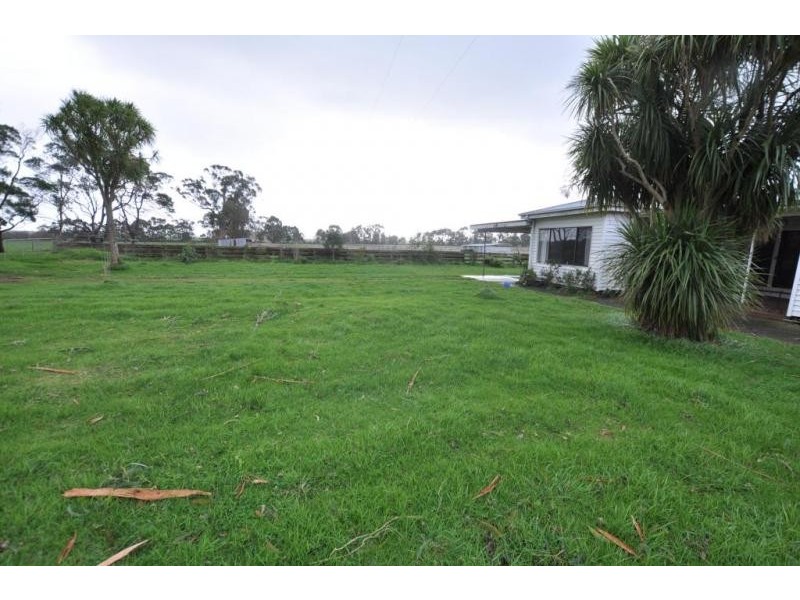 102 Neilsons Road, Ecklin South VIC 3265