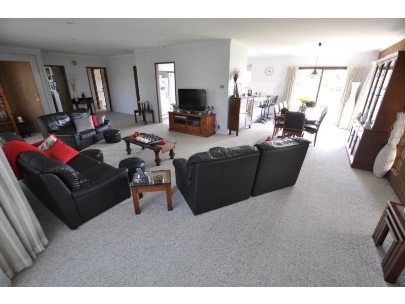 2 Victoria Street, Cobden VIC 3266