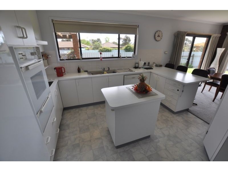 2 Victoria Street, Cobden VIC 3266