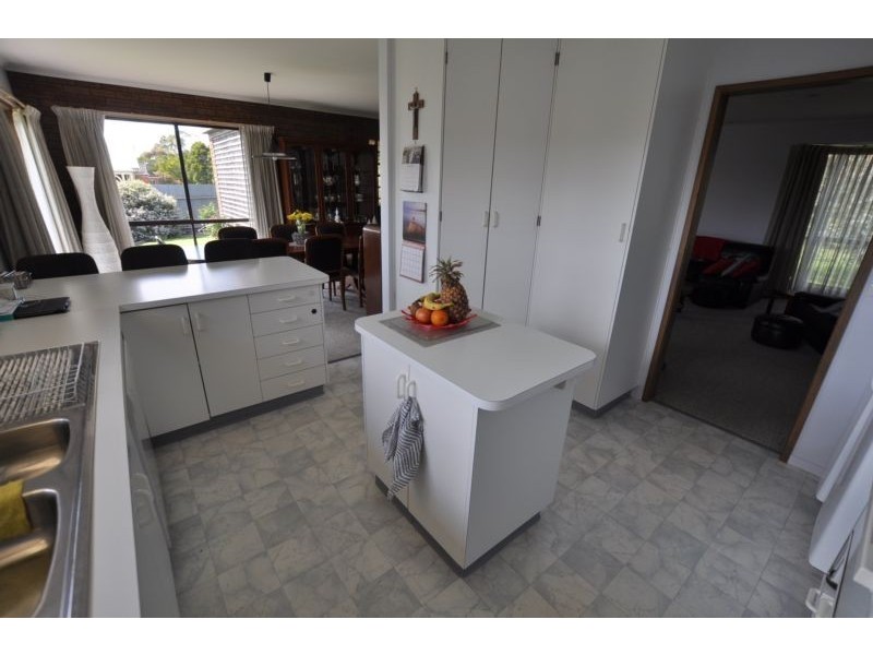 2 Victoria Street, Cobden VIC 3266