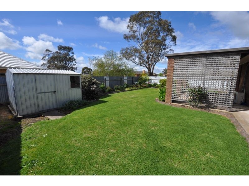 2 Victoria Street, Cobden VIC 3266