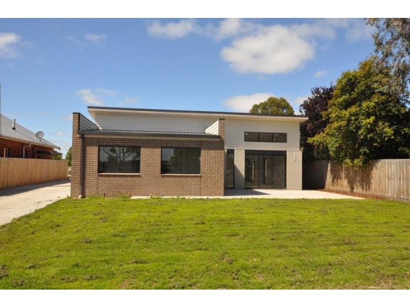 Unit 1/35 Clarke Street, Cobden VIC 3266