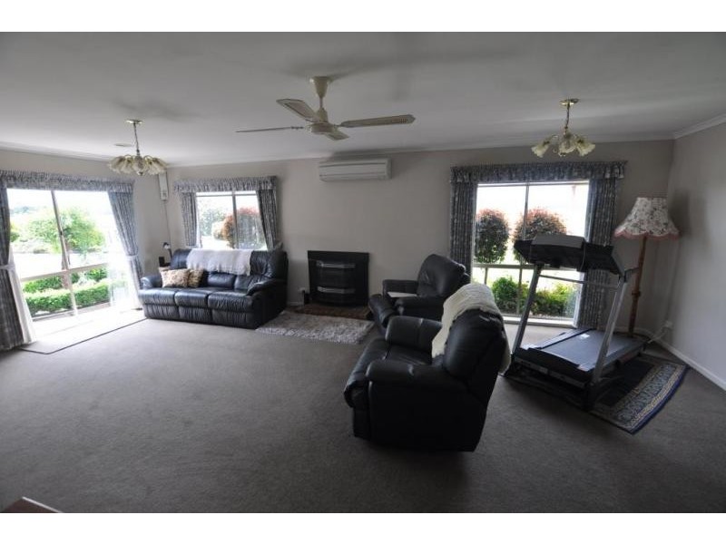 3 Blandford Street, Cobden VIC 3266