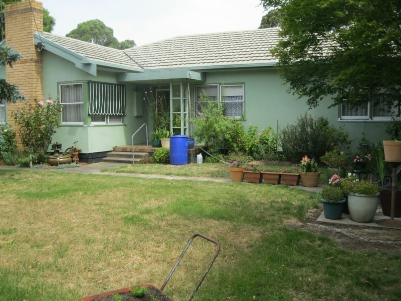 43 Clarke Street, Cobden VIC 3266