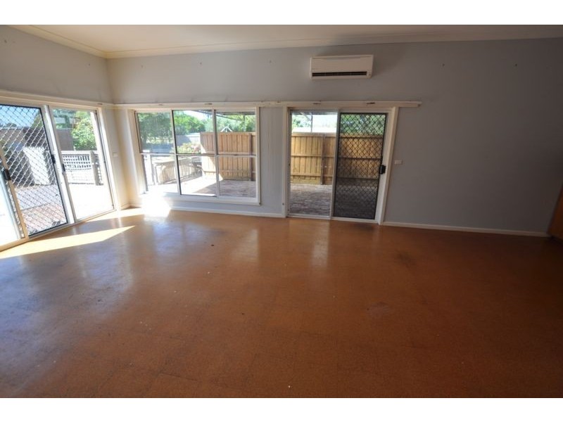 33 Clarke Street, Cobden VIC 3266