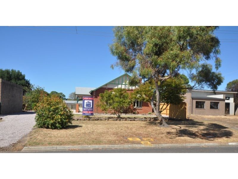 33 Clarke Street, Cobden VIC 3266