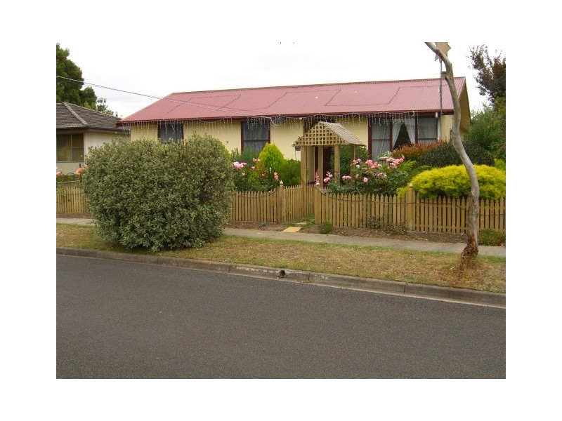 2 Jayarra Street, Simpson VIC 3266