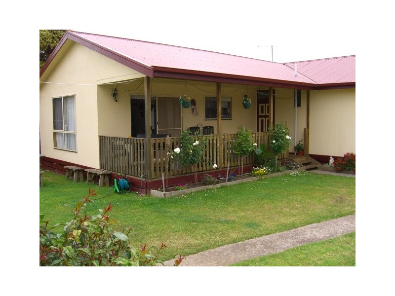 2 Jayarra Street, Simpson VIC 3266