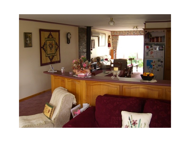 2 Jayarra Street, Simpson VIC 3266