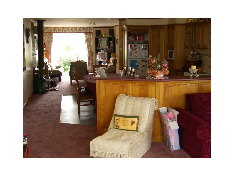 2 Jayarra Street, Simpson VIC 3266