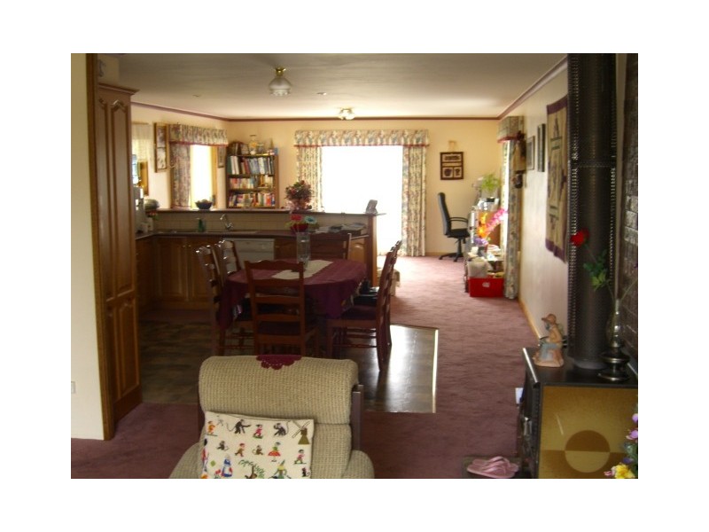 2 Jayarra Street, Simpson VIC 3266