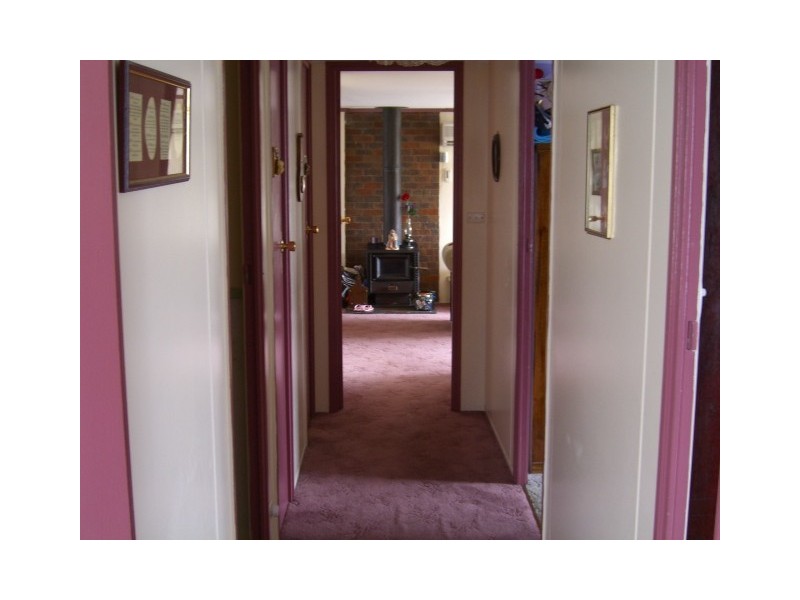 2 Jayarra Street, Simpson VIC 3266