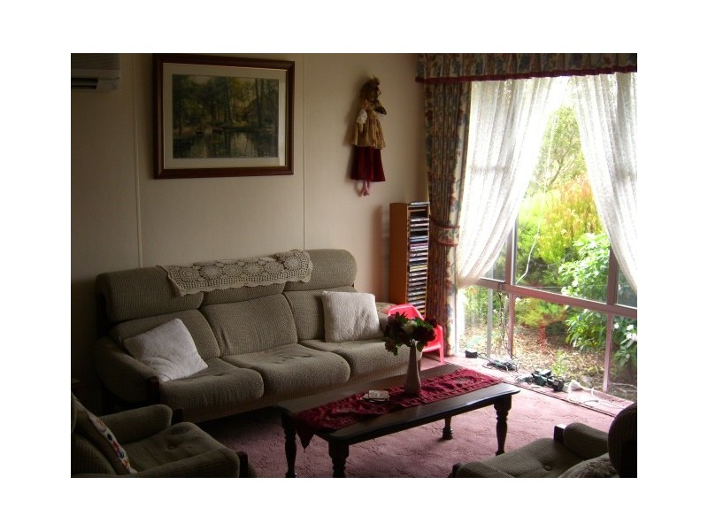 2 Jayarra Street, Simpson VIC 3266