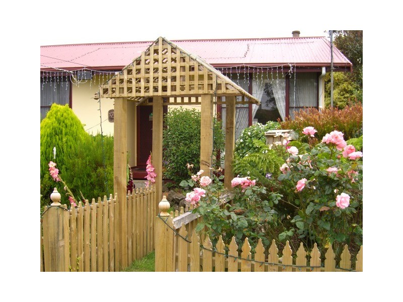 2 Jayarra Street, Simpson VIC 3266