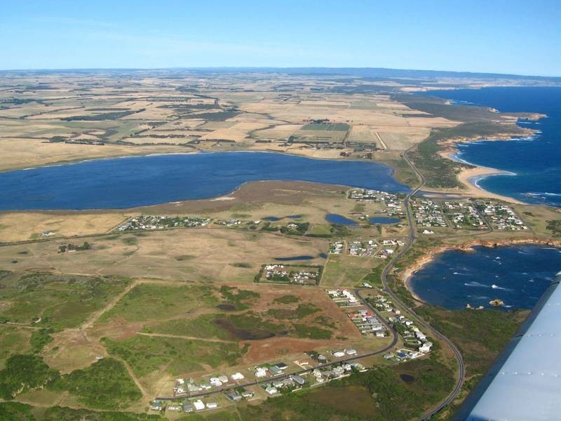 6 Robertson street, Peterborough VIC 3270