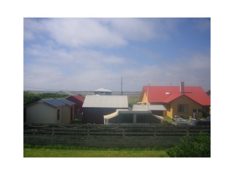 6 Robertson street, Peterborough VIC 3270