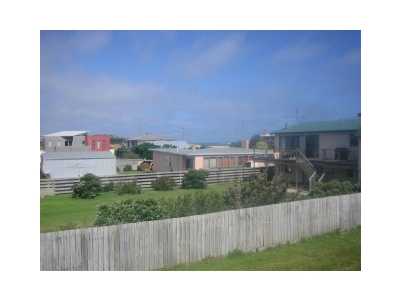 6 Robertson street, Peterborough VIC 3270